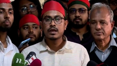 স্বরাষ্ট্র উপদেষ্টার পাশে দাঁড়িয়ে তাকে পদত্যাগের আল্টিমেটাম স্বরাষ্ট্র উপদেষ্টার পাশে দাঁড়িয়ে তাকে পদত্যাগের আল্টিমেটাম