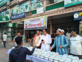 বেনাপোলে মাসব্যাপী ইফতার বিতরণ কর্মসূচির উদ্বোধন
