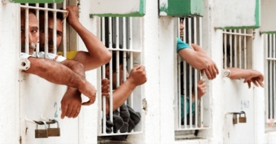 মুক্ত বাতাসে শত শত দুদ্ধর্ষ বন্দি!