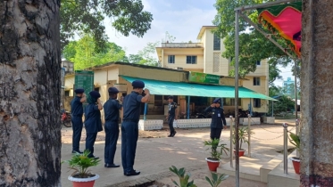 মানবিক কারণে কারাফটকে স্ত্রী ও পুত্রের লাশ দেখানো হয়