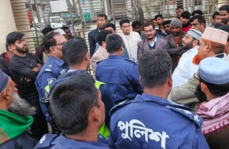 দুই প্রার্থীর প্রতিনিধিকে ২ লক্ষ ৩০ হাজার টাকা জরিমানা