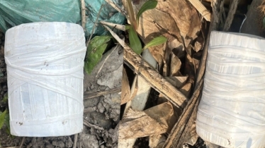 যশোর রেলস্টেশনের পাশ থেকে দুইটি ককটেল উদ্ধার