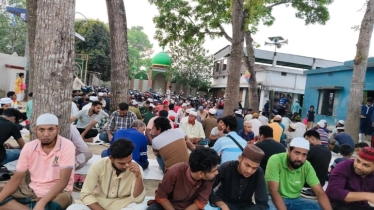 বেনাপোলে সাংবাদিক জাহিদের উদ্যোগে ইফতার ও দোয়া মাহফিল অনুষ্ঠিত