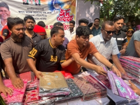 মেয়রপ্রার্থী মফিজুরের ১৫০০ পরিবারের মধ্যে ঈদ উপহার সামগ্রী বিতরণ